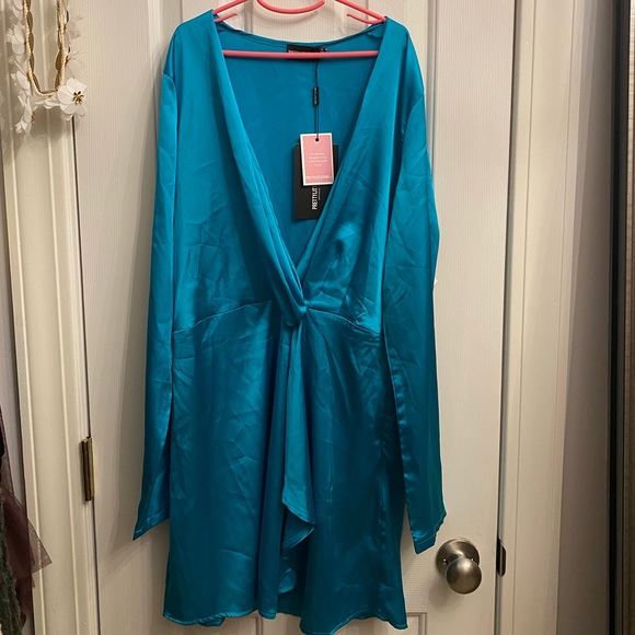 Prettylittlething Teal Satin Wrap Dress NWT - Picture 3 of 4